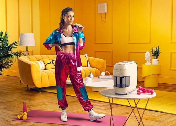 06 Lavazza SMEG в цветен интериор
