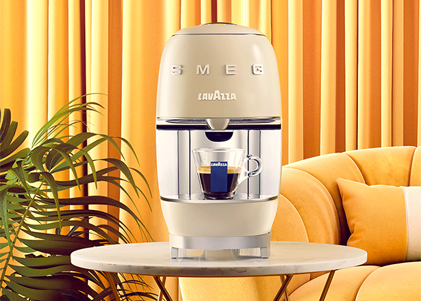 https://www.lavazza.com/content/dam/lavazza-athena/b2c/pdp-pag-prodotto/machines/carousel-component/smeg/d-carousel_06-smeg.png