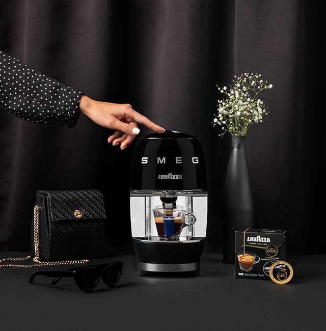 A Modo Mio Smeg Espresso Coffee Machine Lavazza